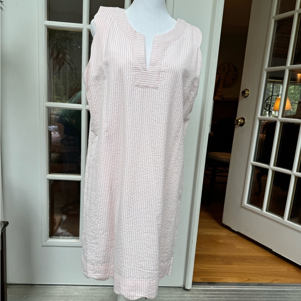 New with tags! Vineyard Vines  Pink Seersucker Shift Dress